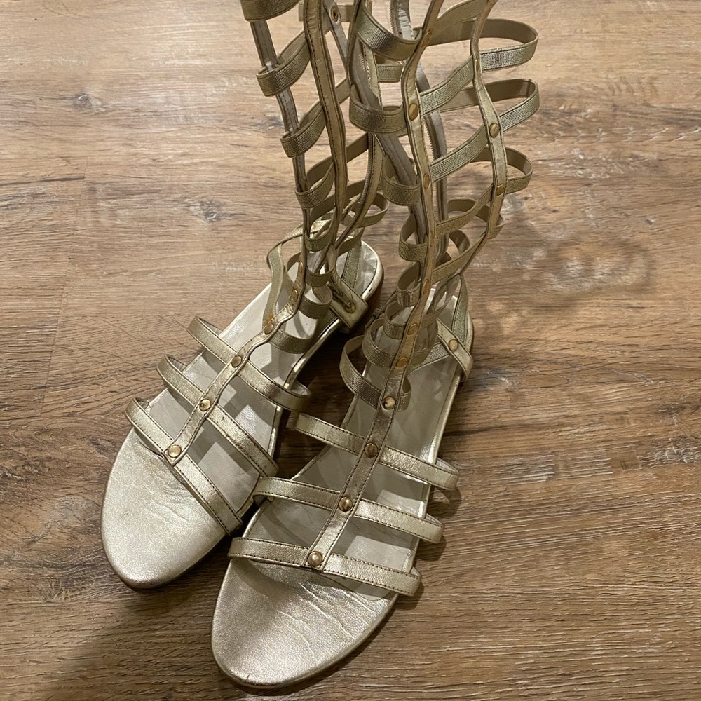 Stuart Weitzman Sandles golden